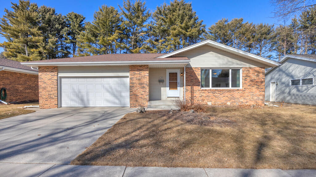 Property Photo:  1306 Castle Ave  WI 53081 