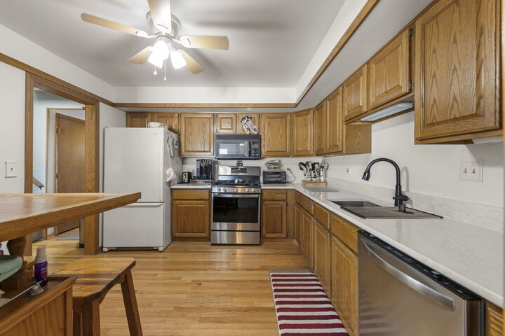 Property Photo:  213 Manor Drive  IL 60451 