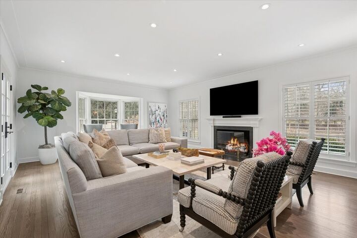 Property Photo:  375 Washington Road  IL 60045 