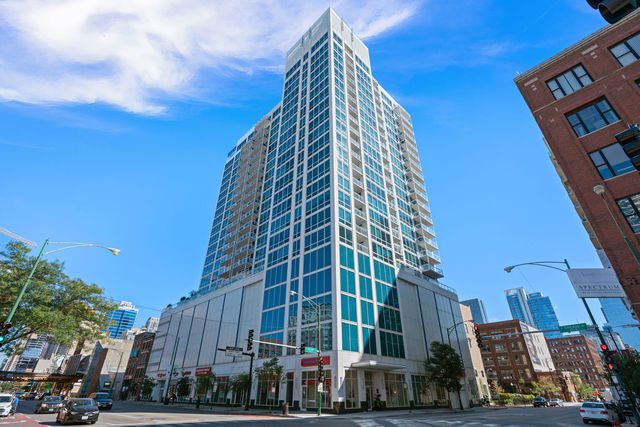 Property Photo:  757 N Orleans Street 1511  IL 60654 