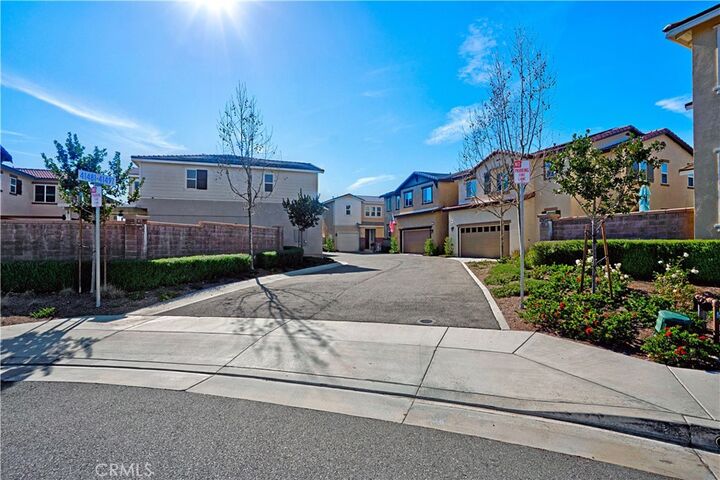 Property Photo:  41489 Winterberry  CA 92562 