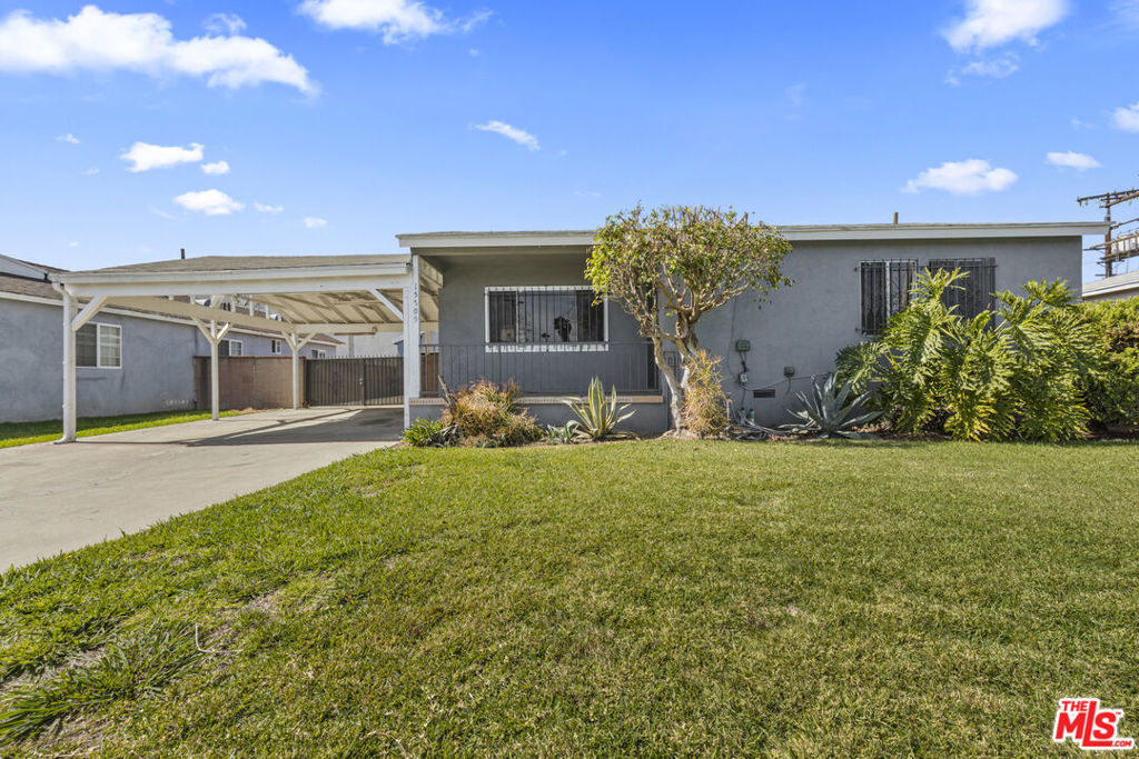 Property Photo:  15709 S Ball Avenue  CA 90248 