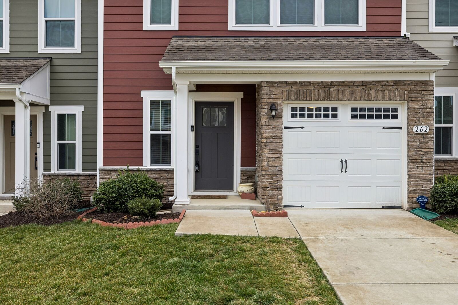 Property Photo:  262 Dartmoor Pl  TN 37072 