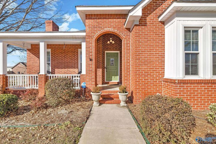 Property Photo:  2209 Springdale Drive SW  AL 35640 