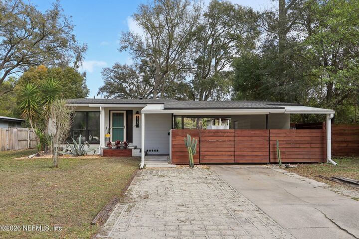 Property Photo:  5545 Patsy Anne Drive  FL 32207 