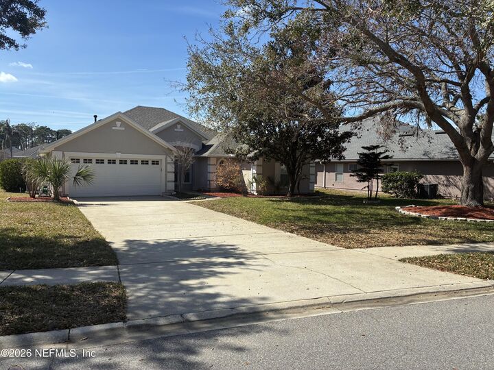 Property Photo: 11148 Turnbridge Drive FL 32256