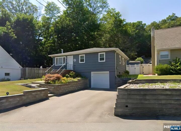 Property Photo:  10 Sunrise Avenue  NJ 07403 