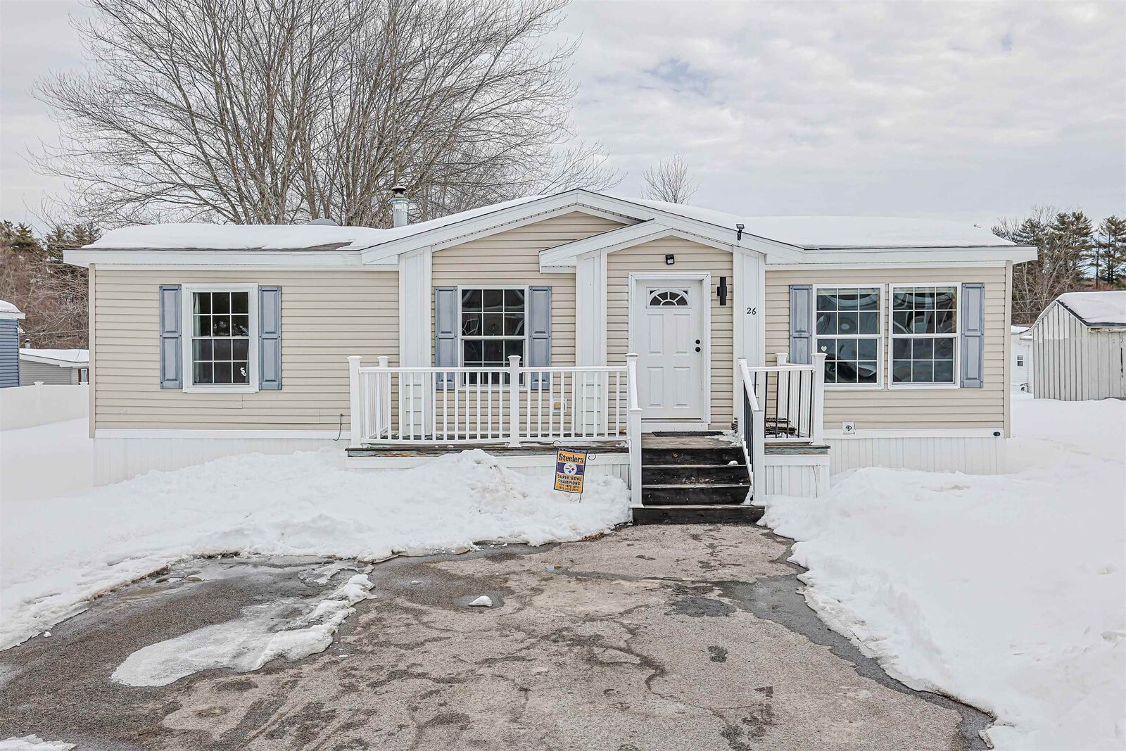 Property Photo:  26 Parkwood Drive  NH 03275 