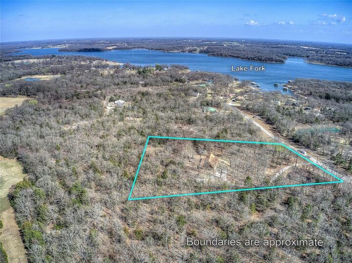 Property Photo:  411 County Road 1784  TX 75497 