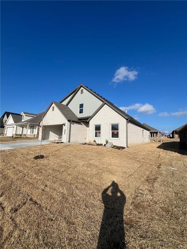 Property Photo:  2303 Lexington Street  AR 72761 