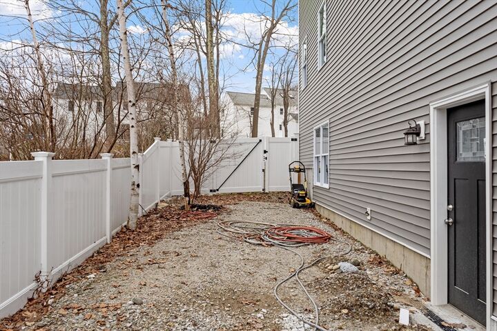 Property Photo:  23 Leslie Rd  MA 01605 