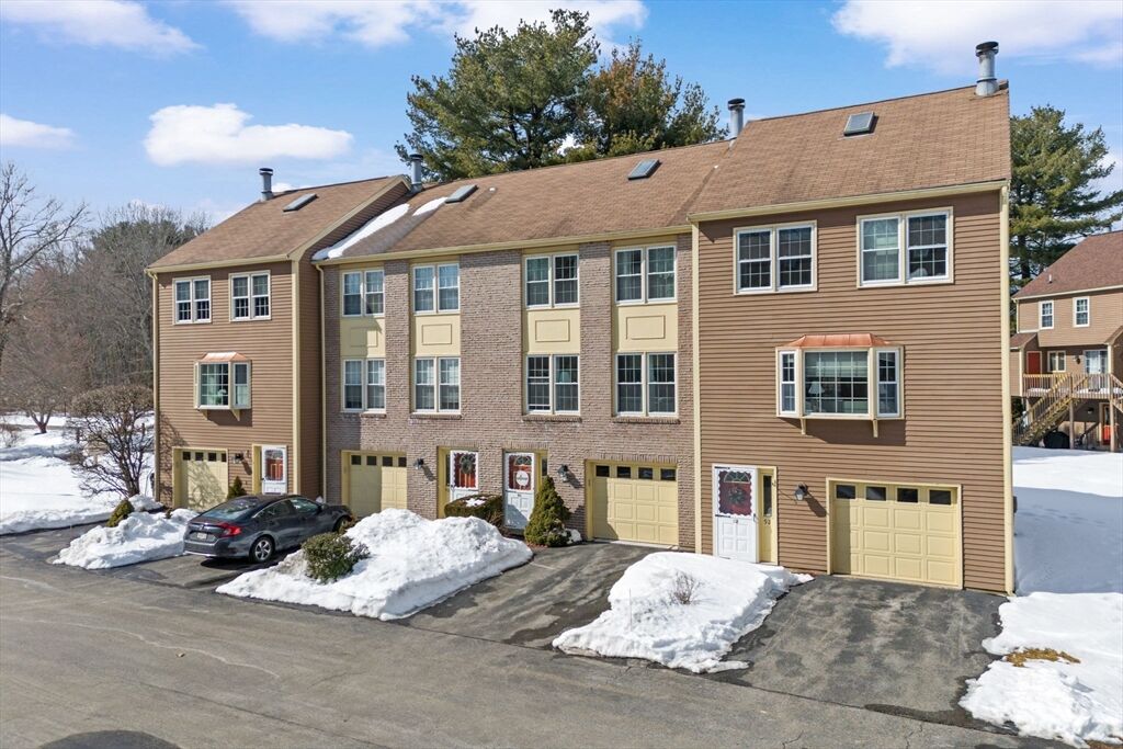 Property Photo:  91 Heritage Drive 91  MA 01876 