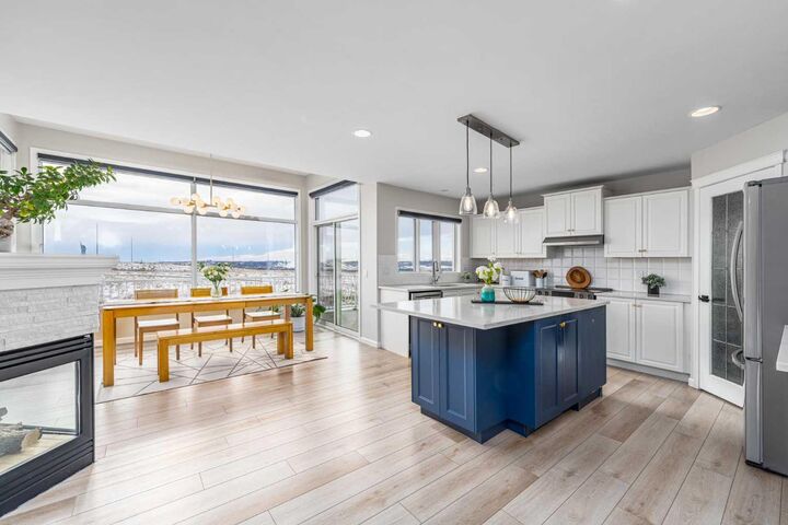 Property Photo:  33 Royal Crest Terrace NW  AB T3G 4M3 