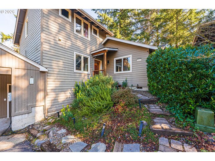 Property Photo:  3010 Hendricks Hill Dr  OR 97403 