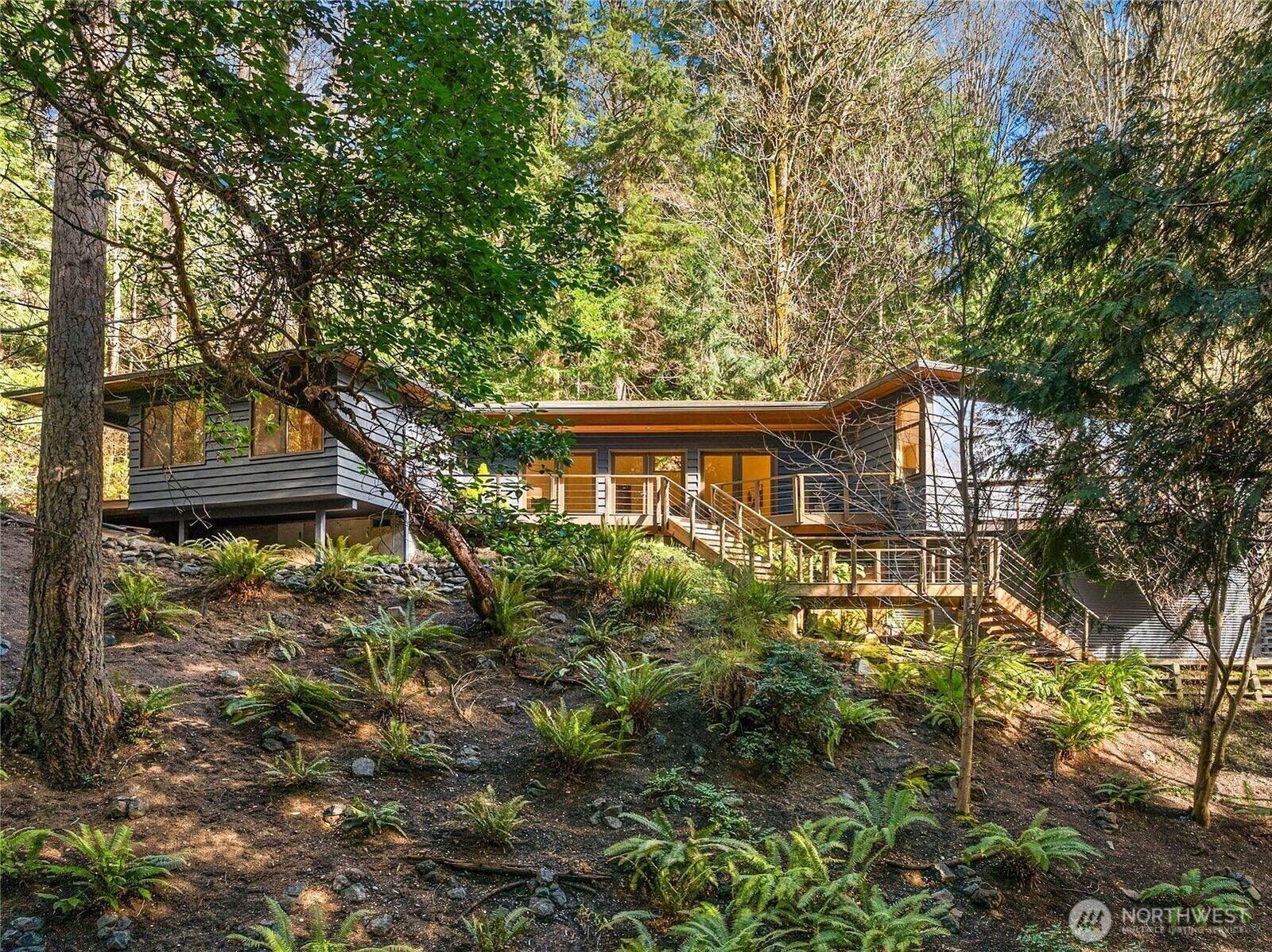 Property Photo:  5384  Crystal Springs Drive NE  WA 98110 