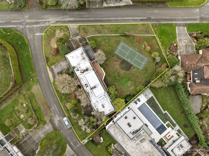 Property Photo:  9808 NE 33rd Street  WA 98004 