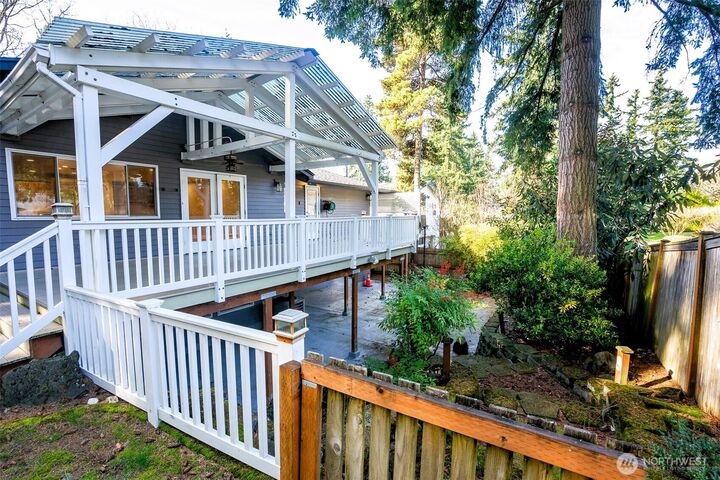 Property Photo: 6832 122nd Avenue NE WA 98033