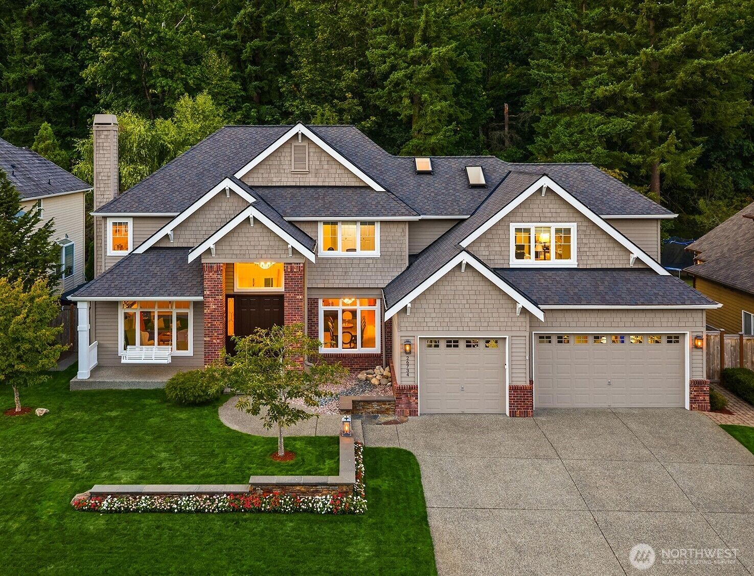 Property Photo: 26734 SE 9th Way WA 98075