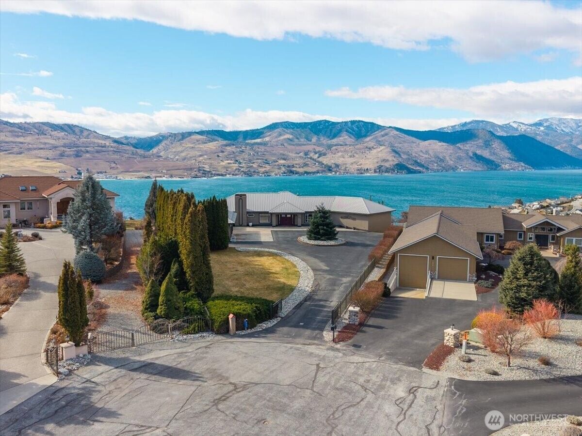 Property Photo:  333  Highpoint Place  WA 98816 