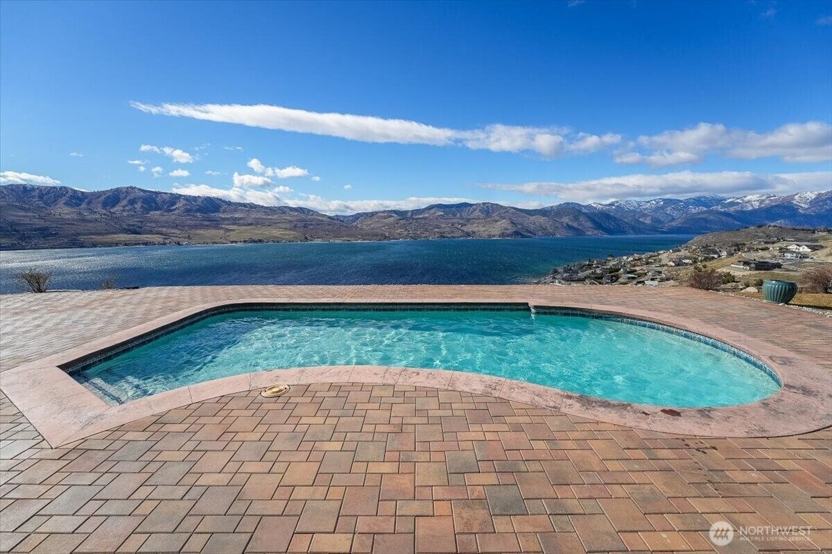 Property Photo: 333 Highpoint Place WA 98816