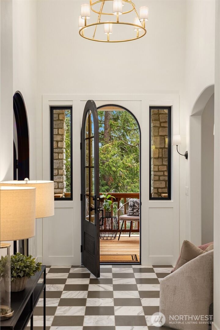 Property Photo:  6555  Ridge Lane NE  WA 98110 