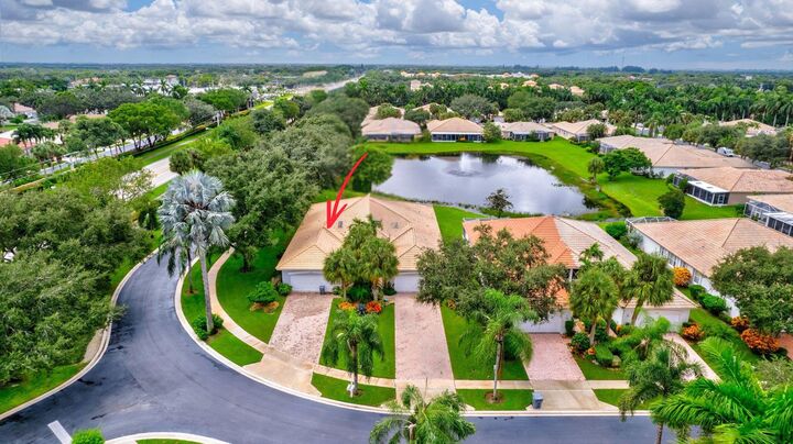 Property Photo:  9848 Crescent View Drive S  FL 33437 