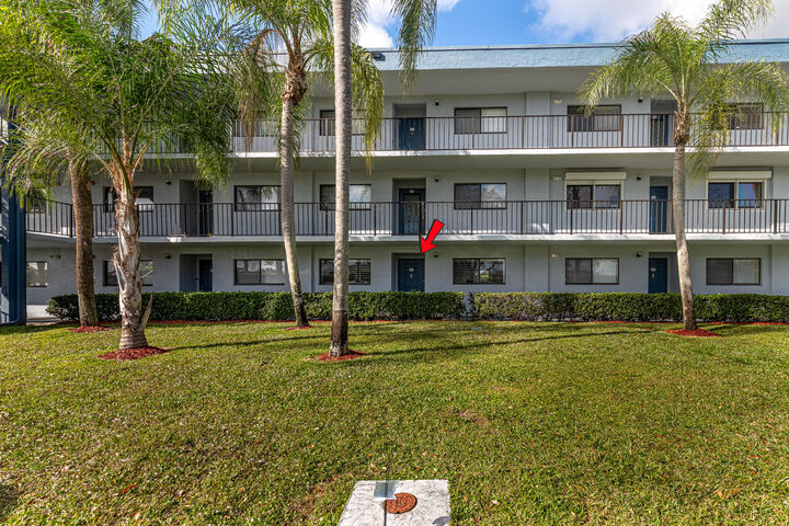 Property Photo: 15456 Pembridge Drive 111 FL 33484
