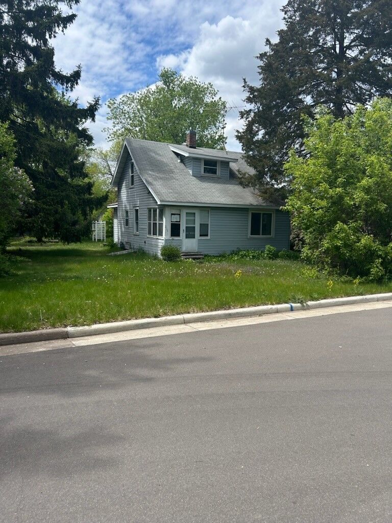 Property Photo:  215 N West Avenue  WI 54009 