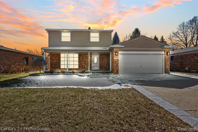 Property Photo:  1580 Crimson Drive  MI 48083 