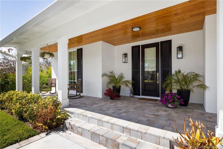 Property Photo:  5169 SE Horseshoe Point Road  FL 34997 