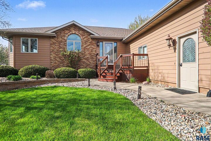 Property Photo:  721 Britz Dr  MN 56156 