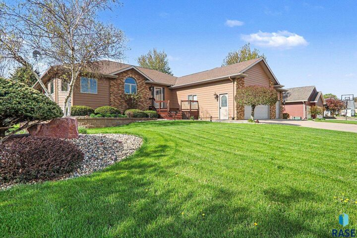 Property Photo:  721 Britz Dr  MN 56156 