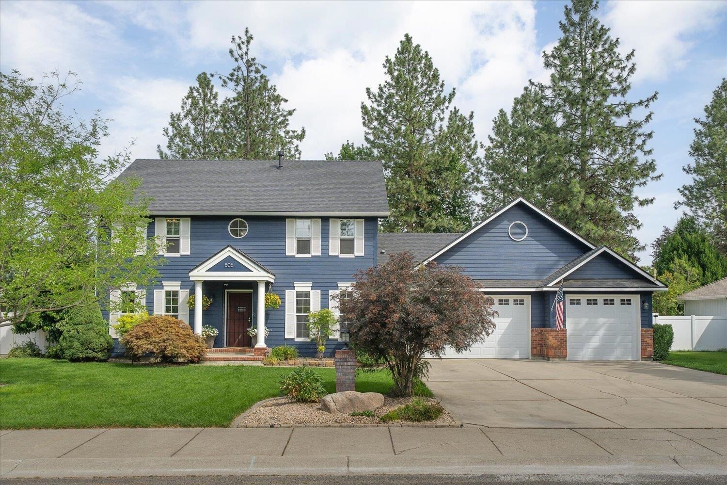 Property Photo:  805 E Blackhawk Dr  WA 99208 
