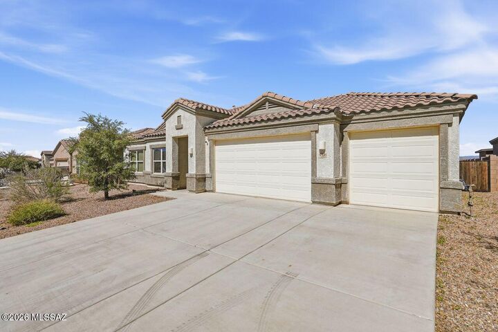 Property Photo: 552 W Weldon Street AZ 85641