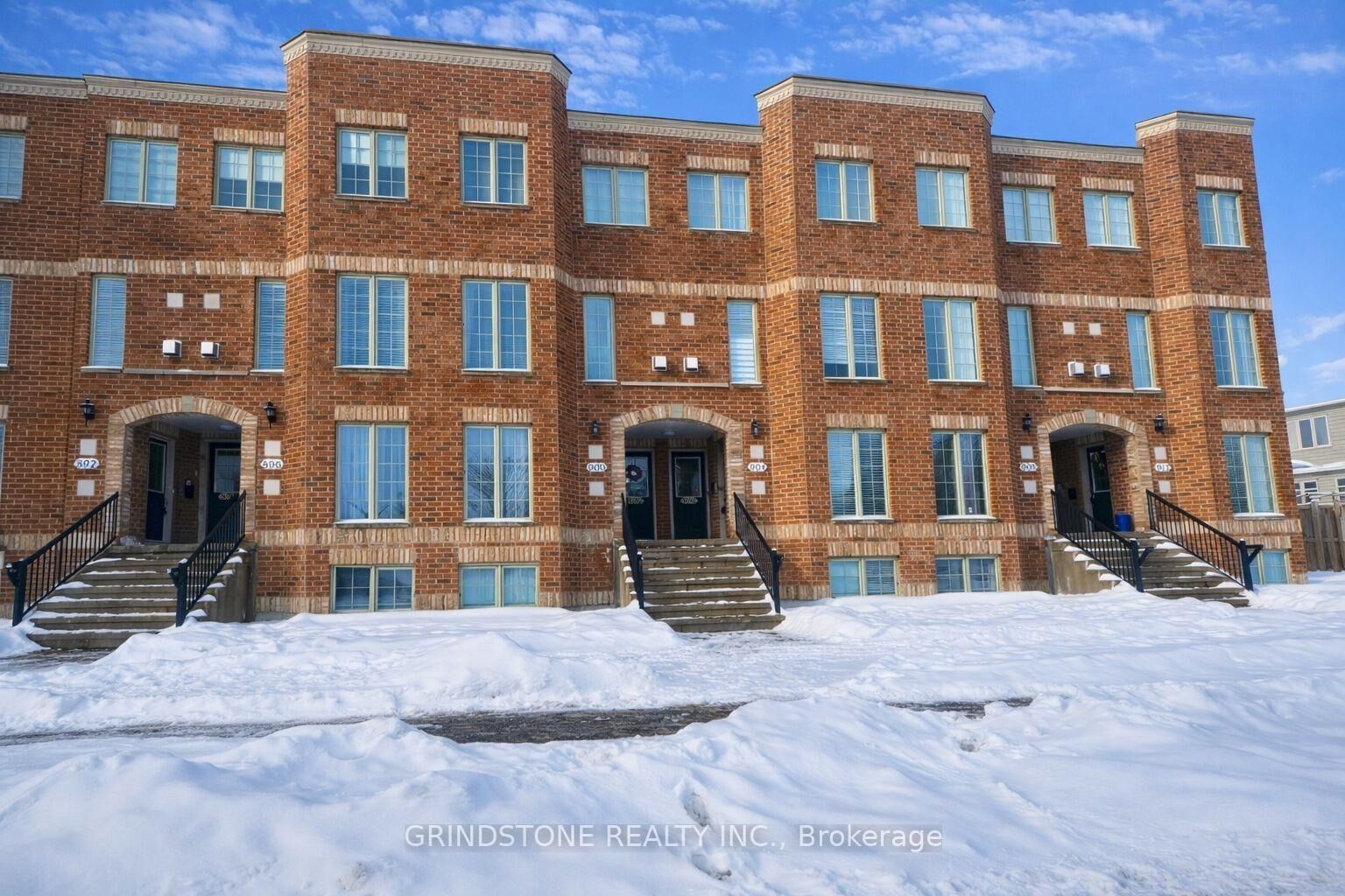 Property Photo:  904 Longfields Drive  ON K2J 5K6 