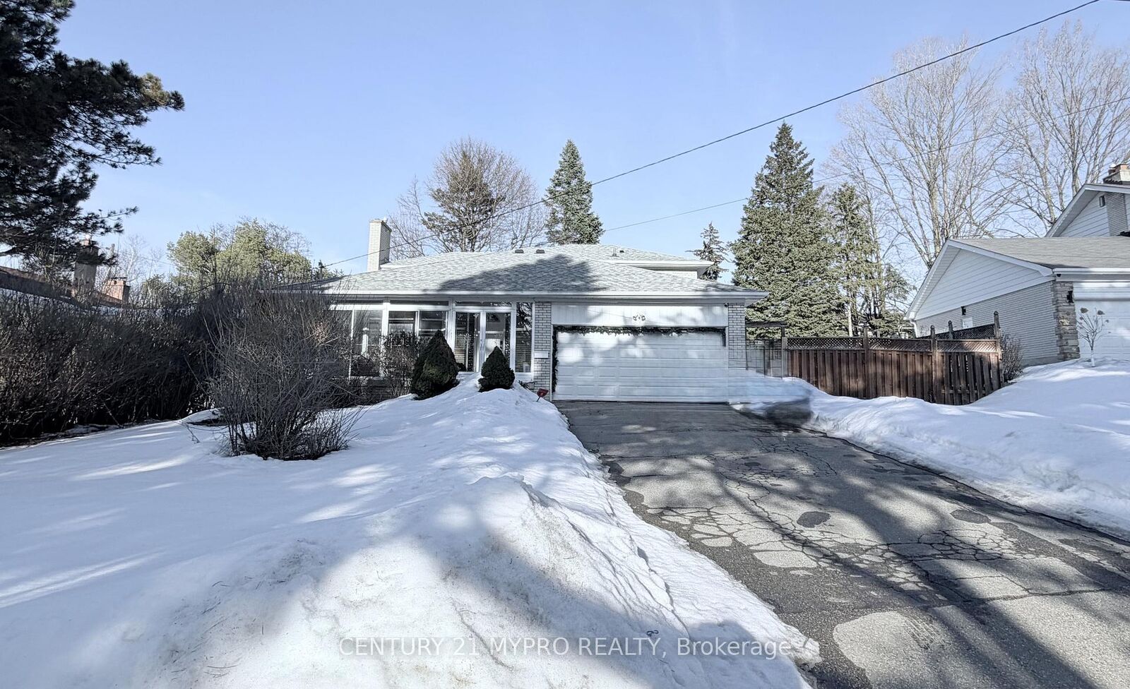 Photo de la propriété: 62 Geraldton Crescent Lower ON M2J 2R6