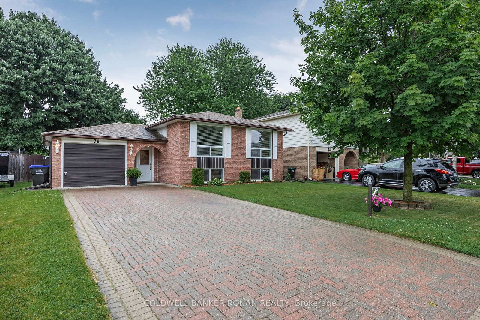 Photo de la propriété:  39 Mitchell Avenue  ON L9R 1C9 