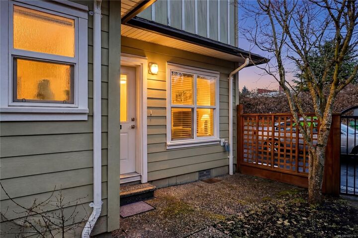 Property Photo: 582 Rosehill St #104 BC V9S 1H6