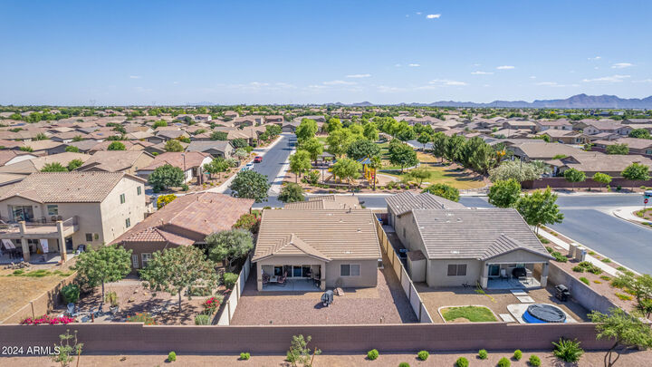 Property Photo:  552 W Honey Locust Avenue  AZ 85140 