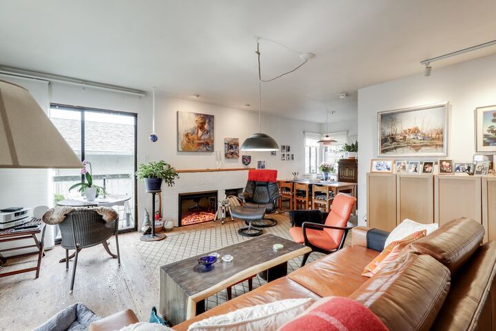 Property Photo: 428 E 7th Street BC V7L 1R9
