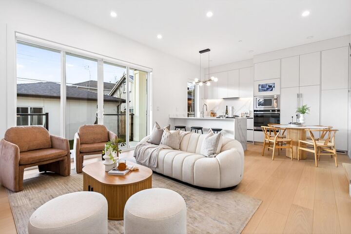 Property Photo:  6933 Prince Edward Street 2  BC V5X 3P2 