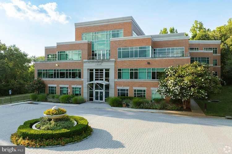 Property Photo:  1984 Isaac Newton Square W 205  VA 20190 