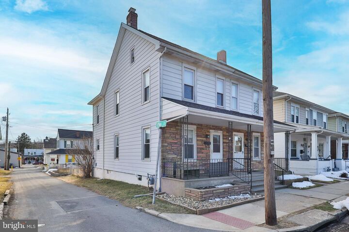 Property Photo:  2045 Kenmore Avenue  PA 18018 