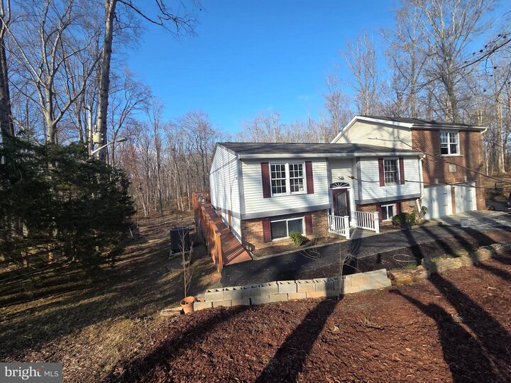 Property Photo:  8004 Gracie Drive  VA 20112 