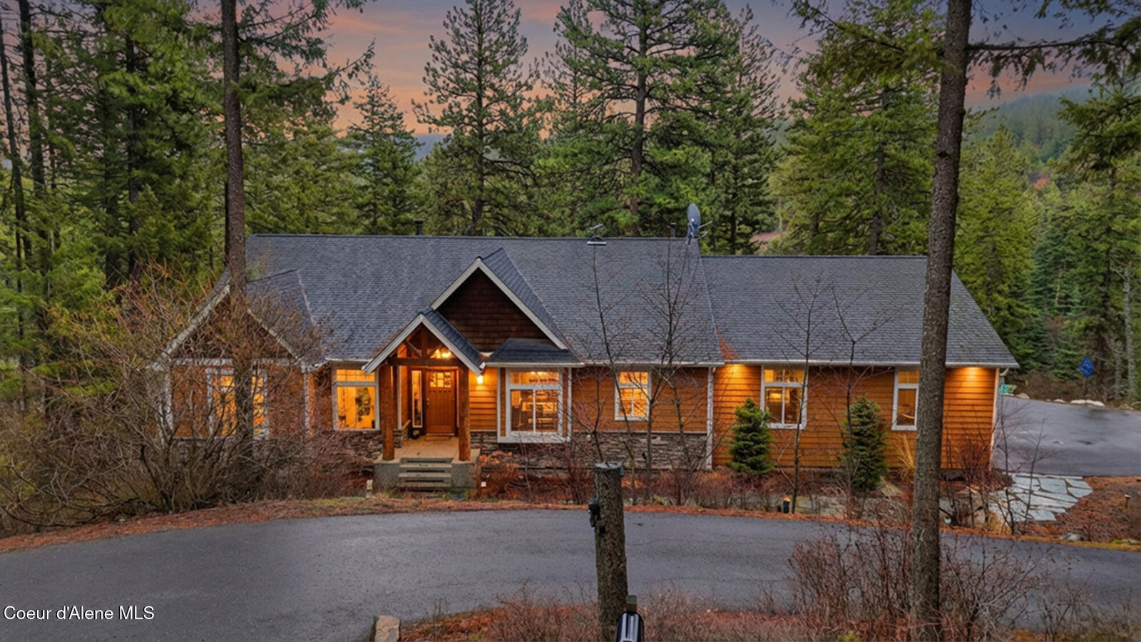 Property Photo:  1280 S Signal Point Rd  ID 83854 