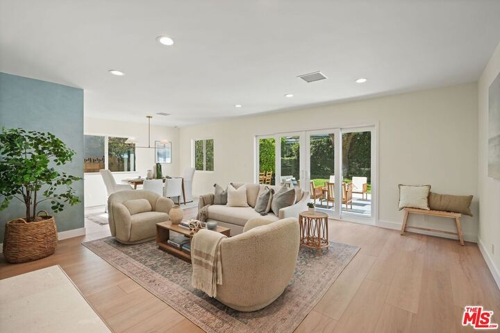 Property Photo:  13111 Magnolia Blvd  CA 91423 
