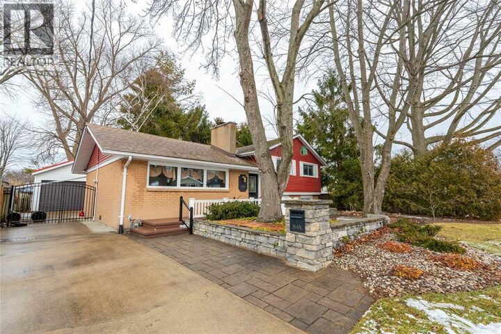 Photo de la propriété:  776 Retlaw Drive  ON N7V 2W4 