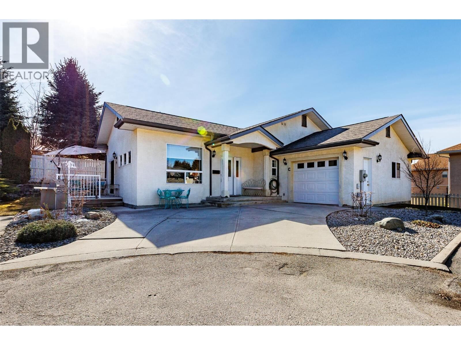 Property Photo: 515 20th Avenue South C BC V0B 1G5