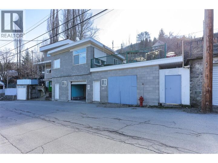 Photo de la propriété:  244A Old Rossland Avenue  BC V1R 3M7 