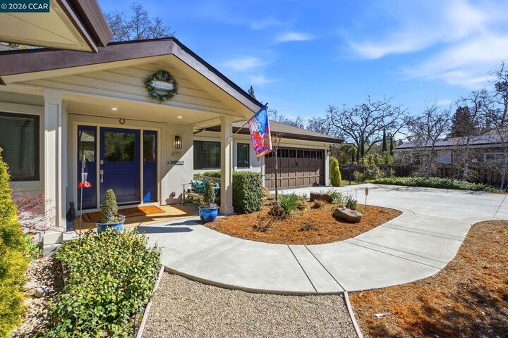 Property Photo:  8 Simo Street  CA 94507 